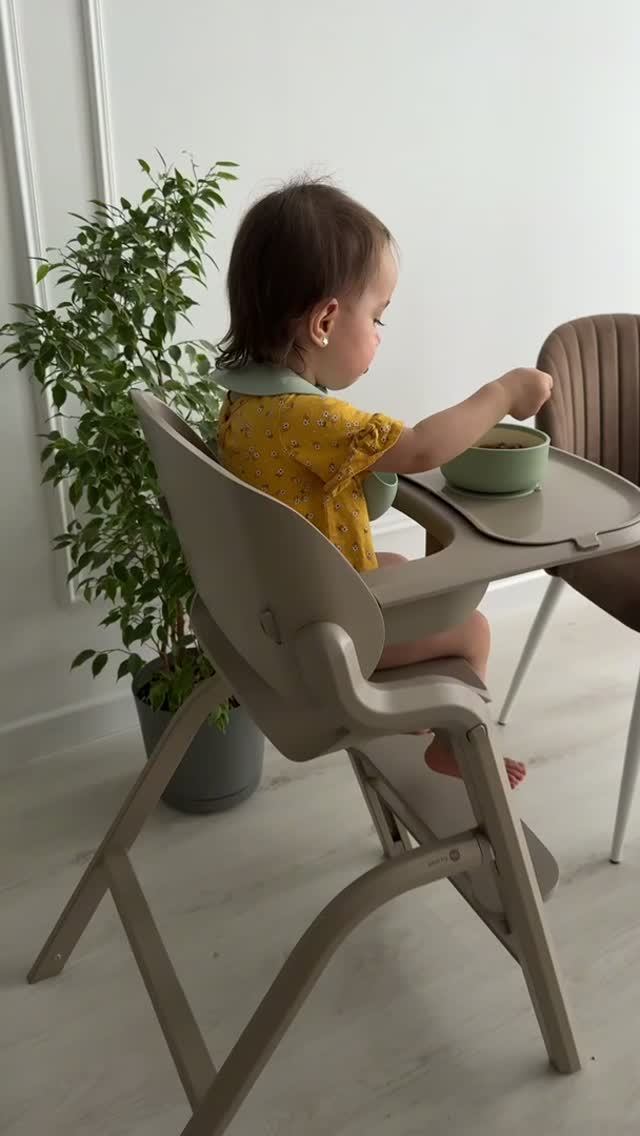 Обзор на стул для кормления Happy Baby Charley beige grey